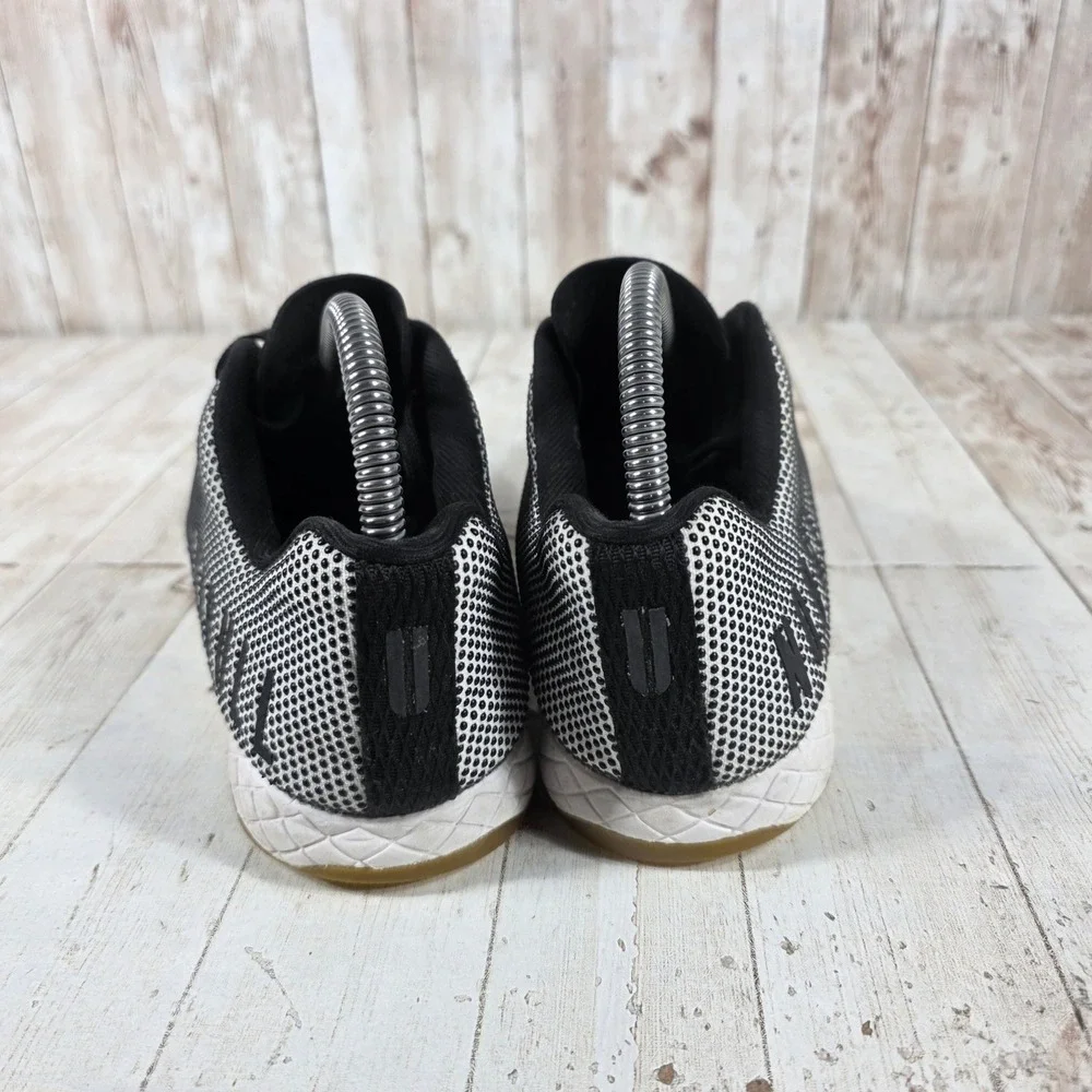 NOBULL Womens SuperFabric Trainer Silver Black Dotted Gum Sole Athletic Shoes